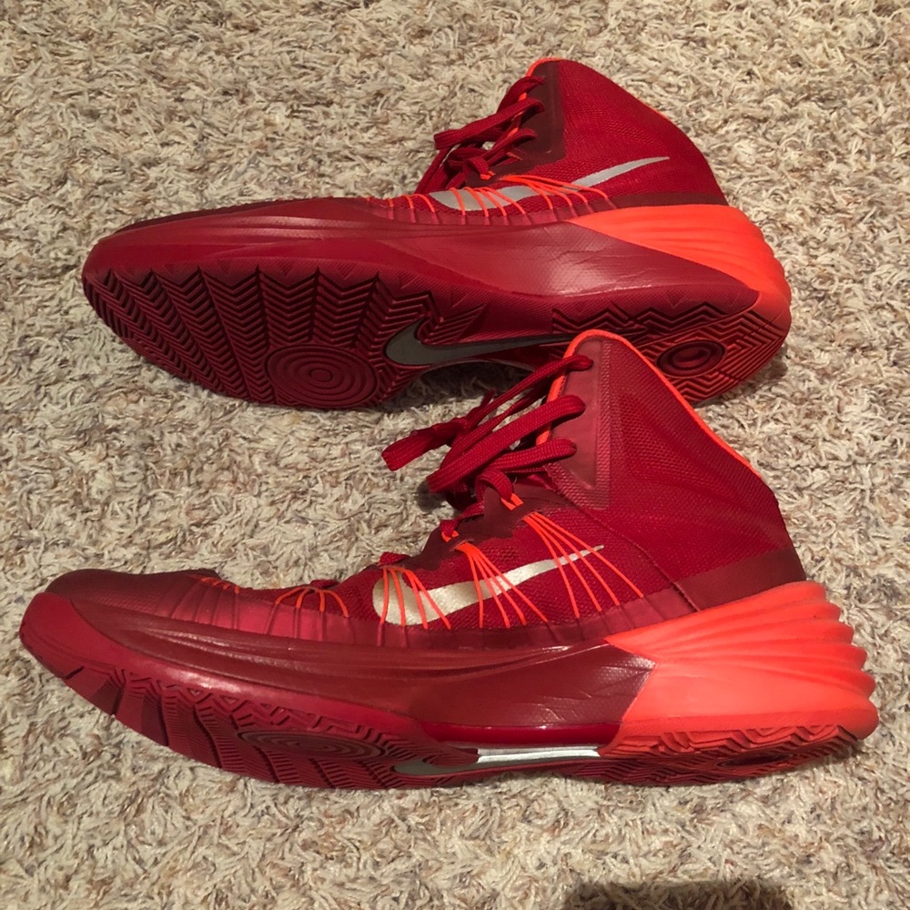 Men’s Nike Hyperdunk Red